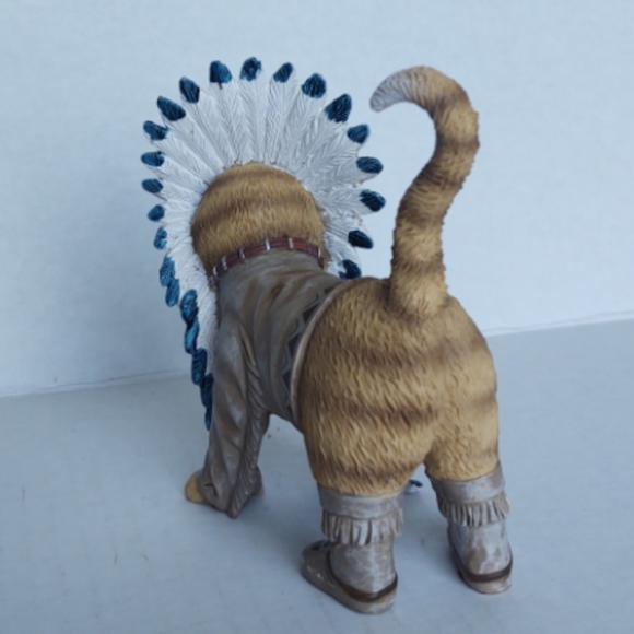 Hamilton Collection Chief Runs with Paws Feathers 'N Fur Kittens figurine - Picture 3 of 7